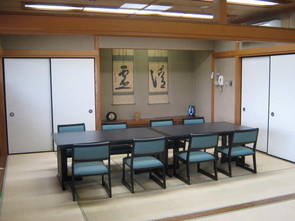 2階椅子席の様子の写真(8名でご利用の場合)