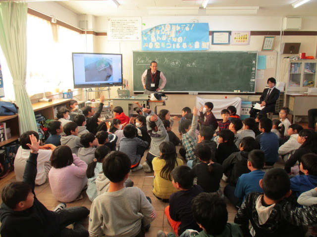 住吉小まとめの授業の様子。