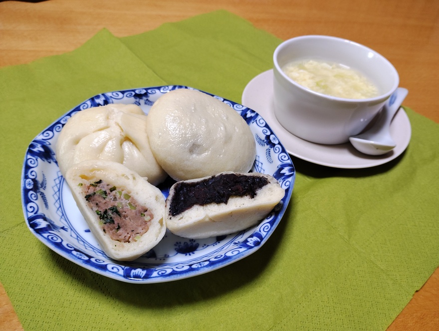 小松菜入りの肉まん等
