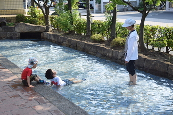 曳舟川親水公園（郷土と天文の博物館付近）