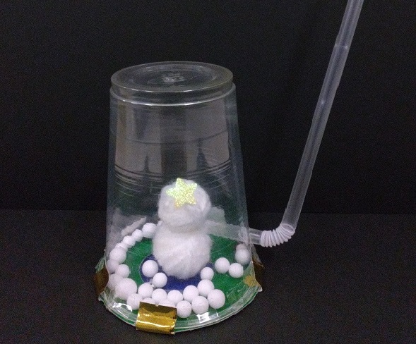 吹いて遊べるスノードーム