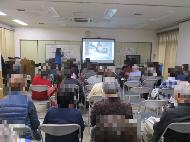 高齢者向け自転車交通安全教室（全体講義写真）