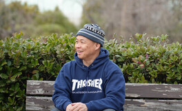 インタビュー中の早川大輔氏